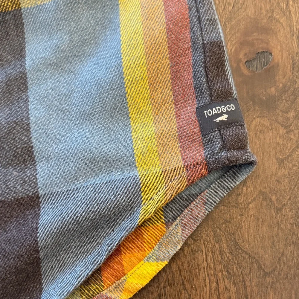 Toad&Co Women’s Plaid Flannel Shirt with Elbow Patches - Eco Friendly Brand - Picture 3 of 5